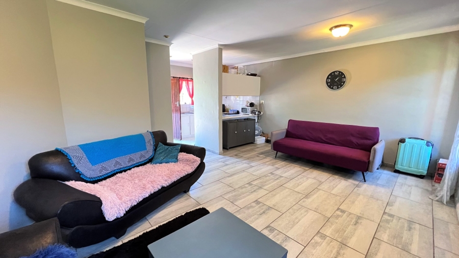 2 Bedroom Property for Sale in Langenhovenpark Free State